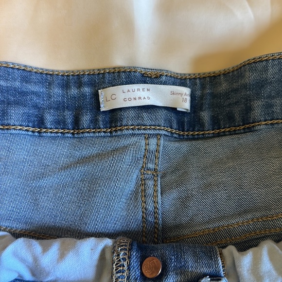 Lauren Conrad skinny ankle size 18W button fly acid wash Jean - Picture 3 of 5